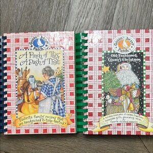 Set‎ of Gooseberry Patch Cookbooks Family Favorites and Christmas recipes